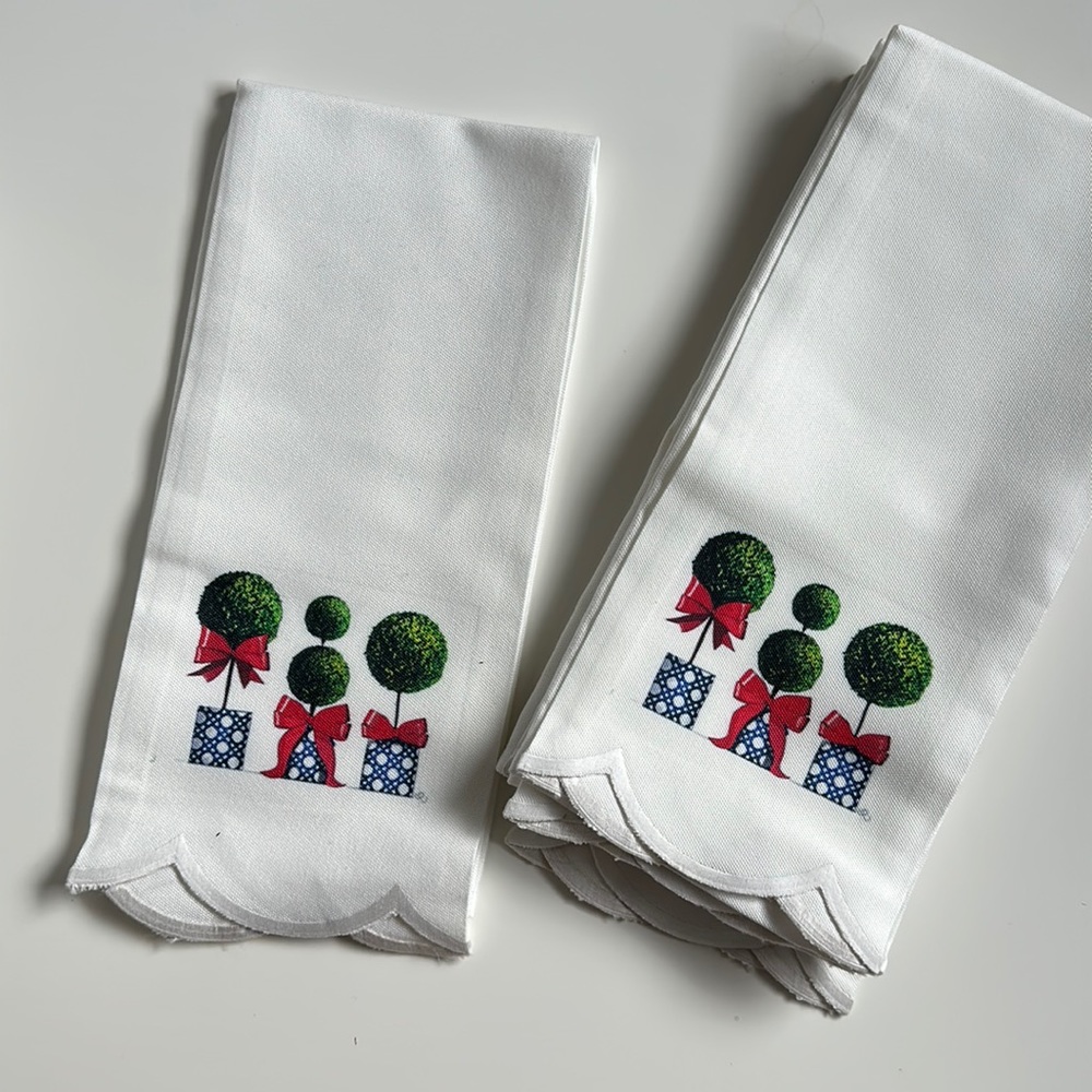 Topiary Dish Towel with scalloped edge